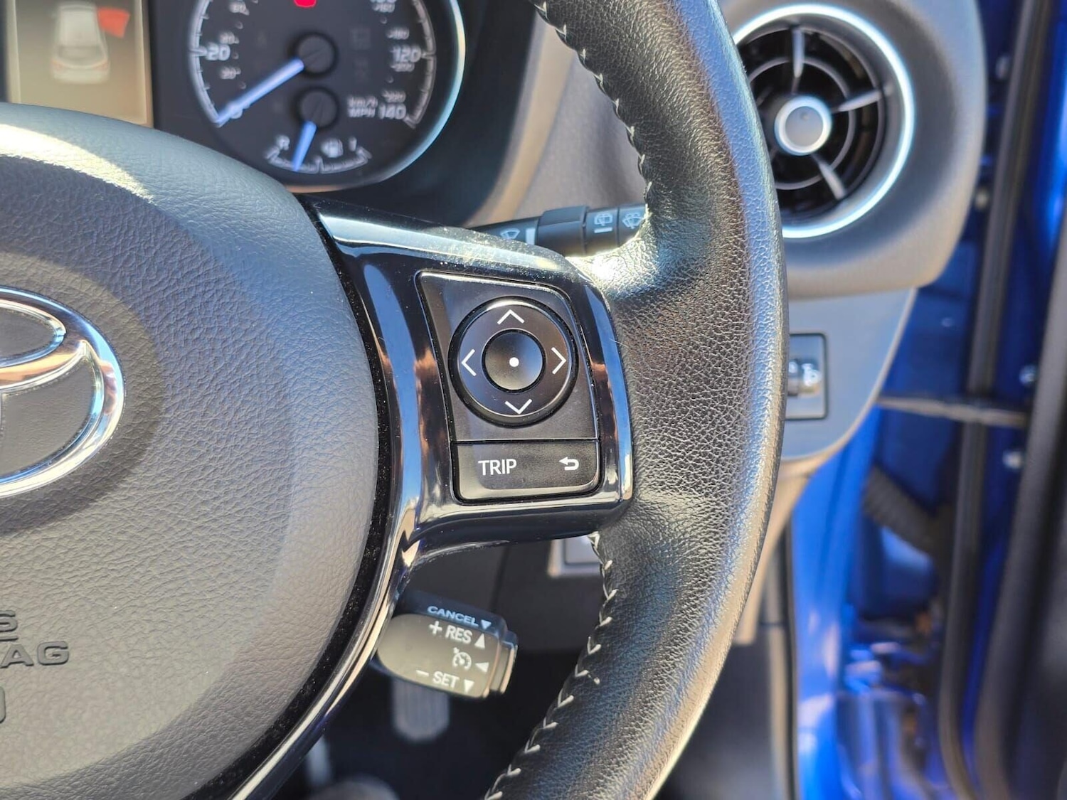 Used Toyota Yaris 2017 for sale - 75987380: Photo 32