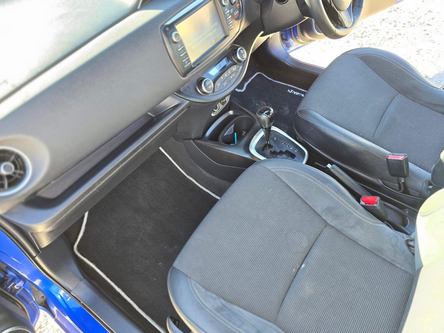 Used Toyota Yaris 2017 for sale - 75987380: Photo 39