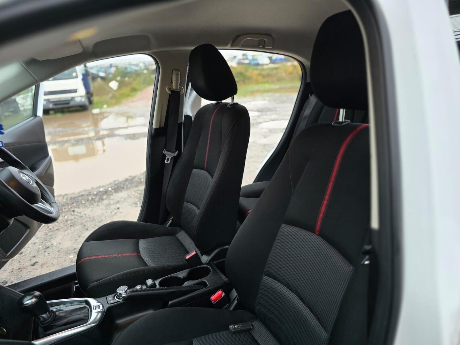 Used Mazda Mazda2 2015 for sale - 76565013: Photo 33