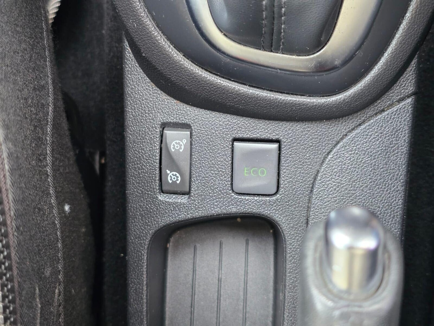 Used Renault Captur 2017 for sale - 76368796: Photo 25