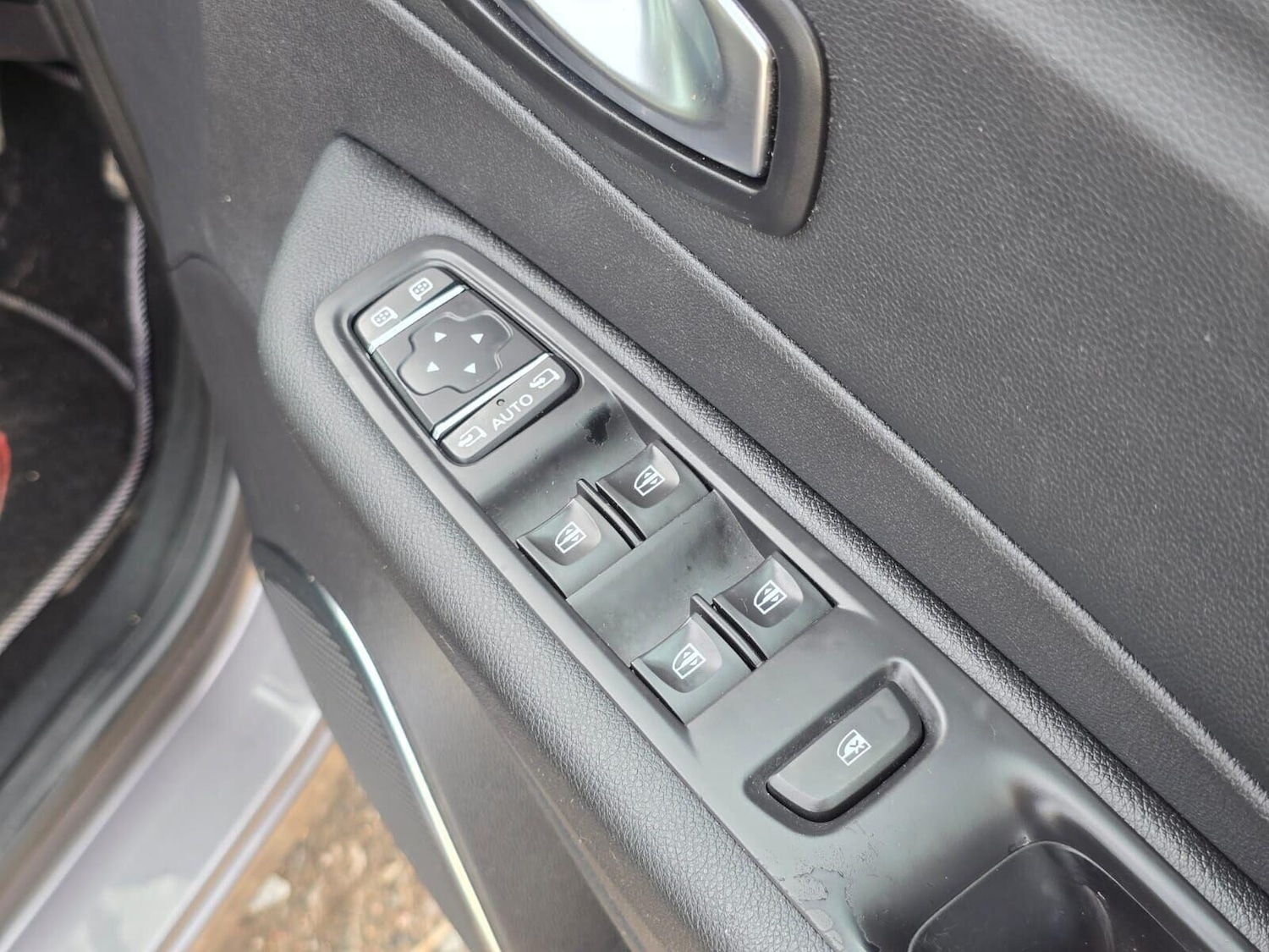 Used Renault Captur 2017 for sale - 76368796: Photo 28