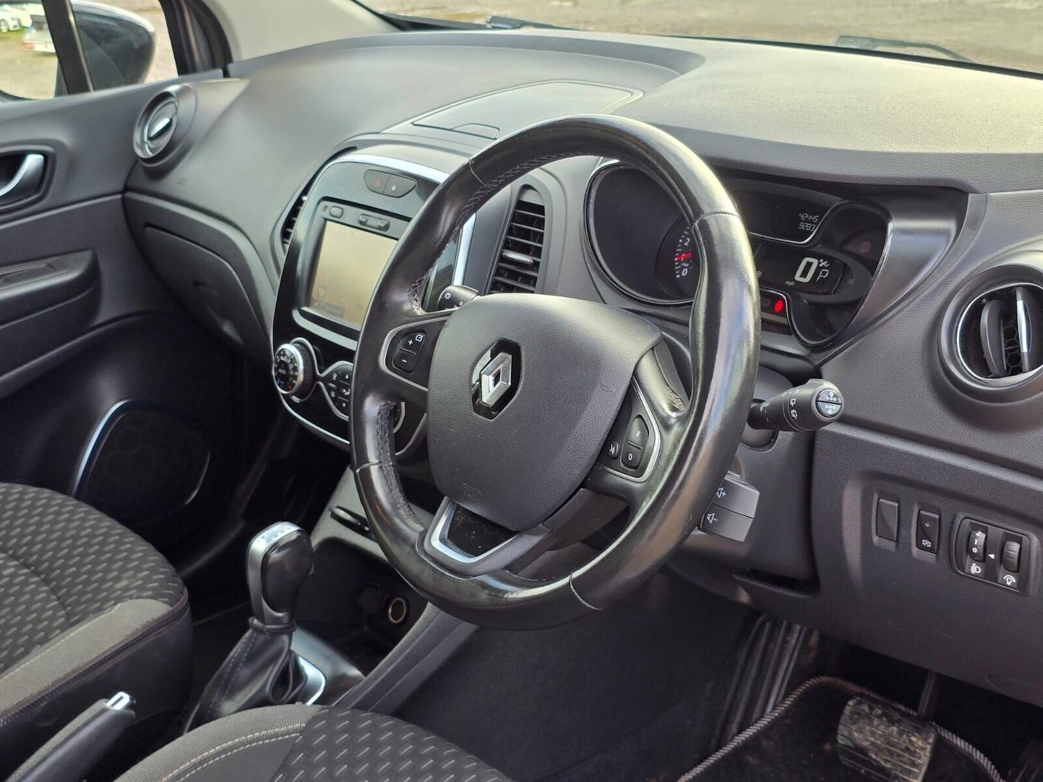 Used Renault Captur 2017 for sale - 76368796: Photo 57