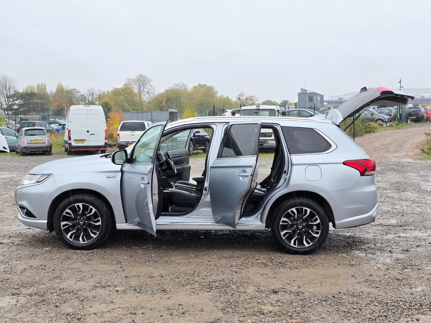 Used Mitsubishi Outlander 2017 for sale - 76232944: Photo 11