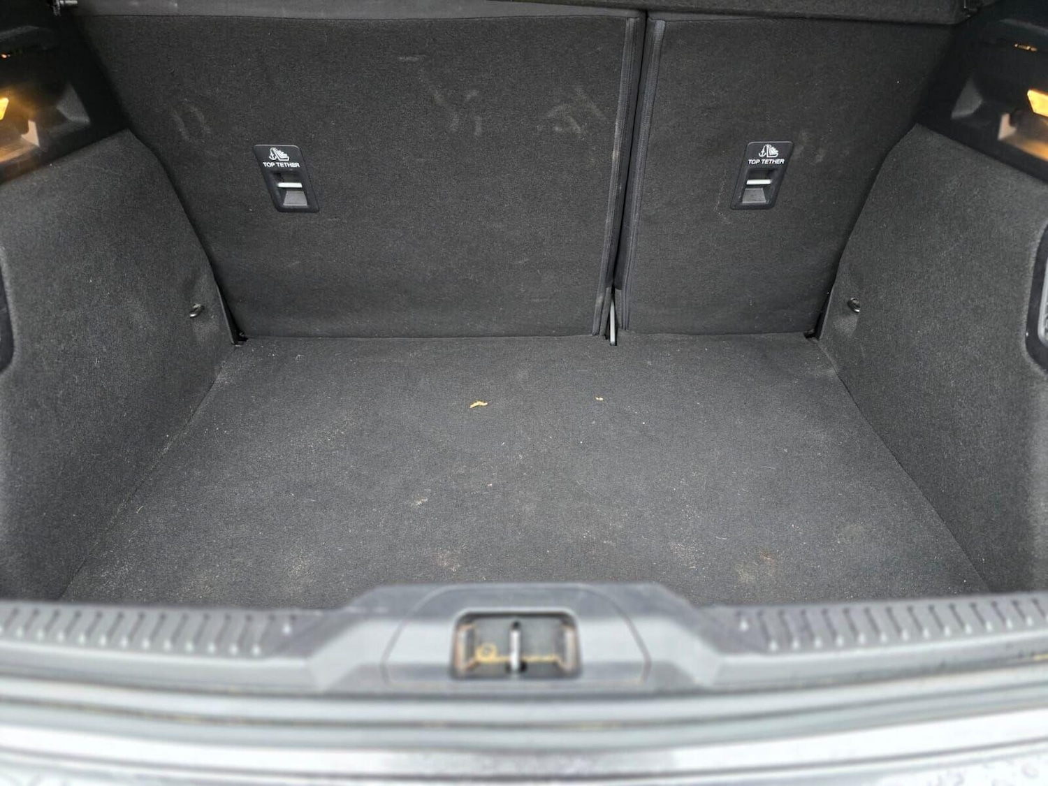 Used Mitsubishi Outlander 2017 for sale - 76232944: Photo 31