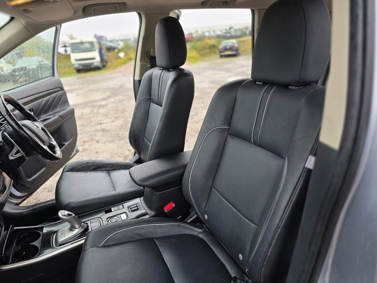 Used Mitsubishi Outlander 2017 for sale - 76232944: Photo 34