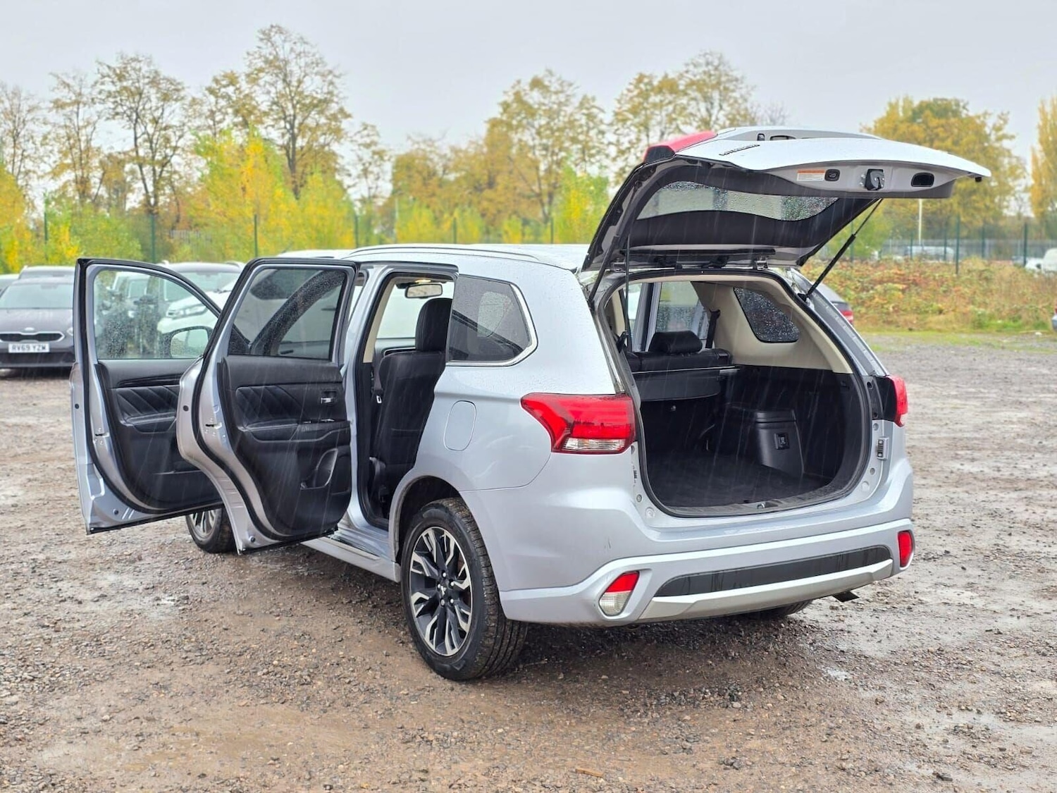 Used Mitsubishi Outlander 2017 for sale - 76232944: Photo 4