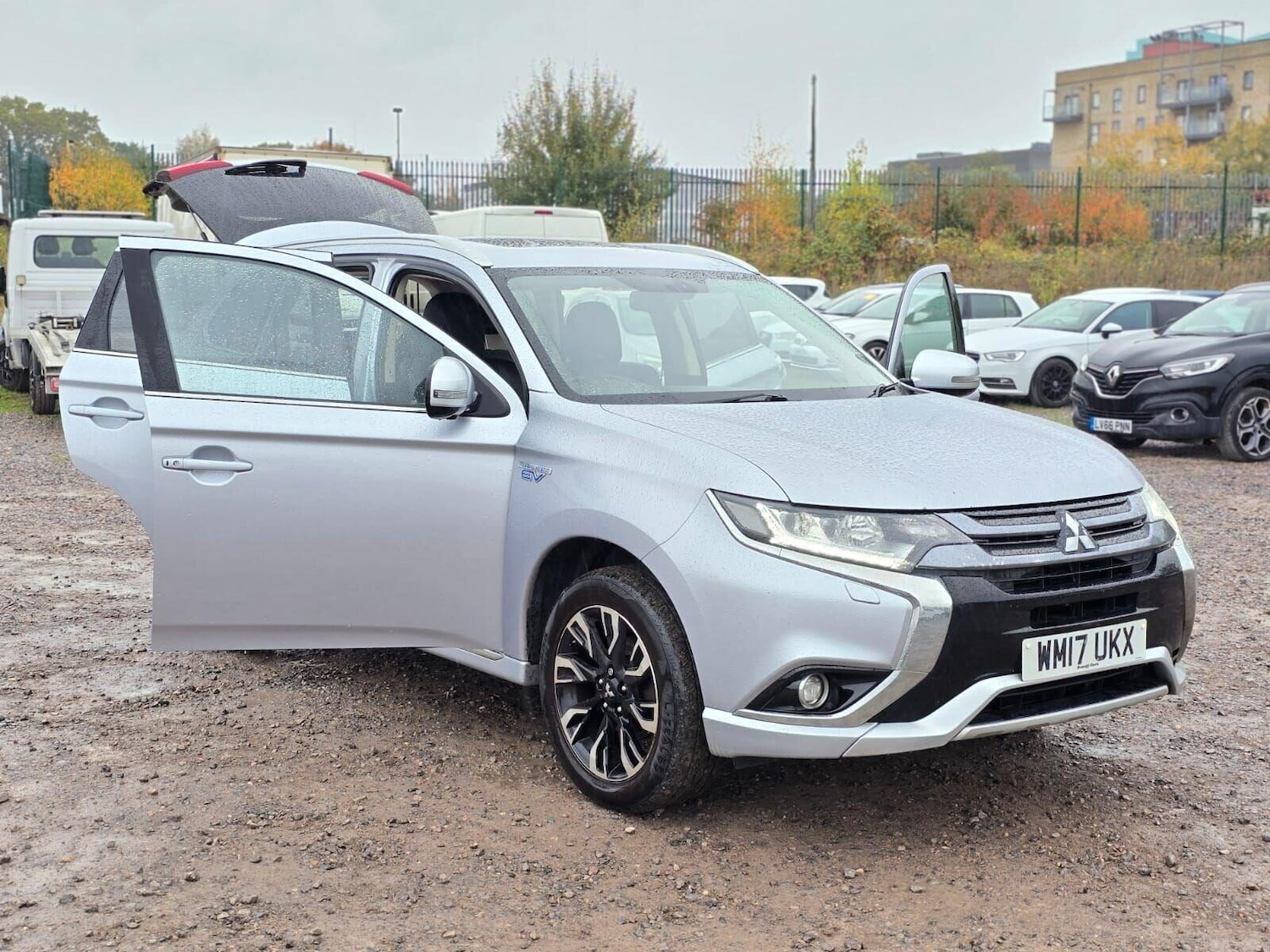 Used Mitsubishi Outlander 2017 for sale - 76232944: Photo 5