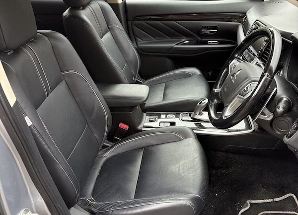 Used Mitsubishi Outlander 2017 for sale - 76232944: Photo 6