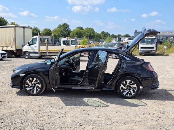 Used Honda Civic 2018 for sale - 75474774: Photo 11