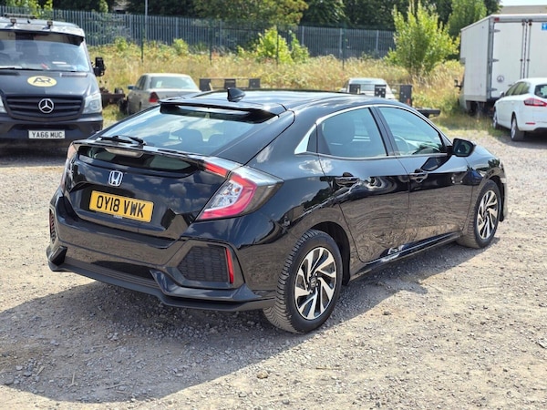Used Honda Civic 2018 for sale - 75474774: Photo 15