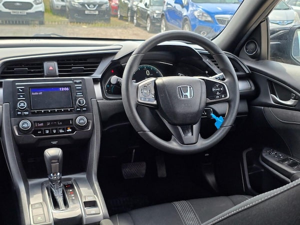 Used Honda Civic 2018 for sale - 75474774: Photo 17