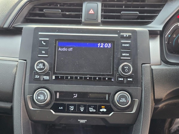 Used Honda Civic 2018 for sale - 75474774: Photo 27