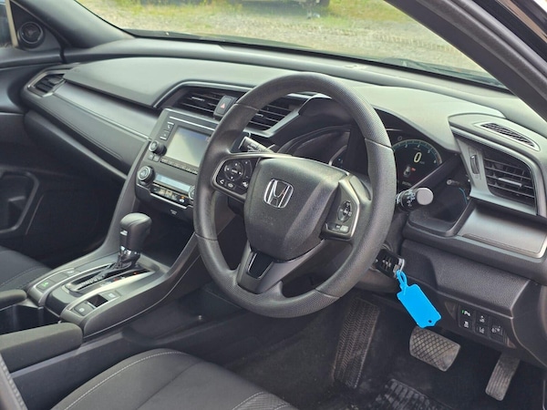 Used Honda Civic 2018 for sale - 75474774: Photo 52