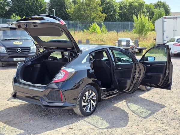 Used Honda Civic 2018 for sale - 75474774: Photo 8