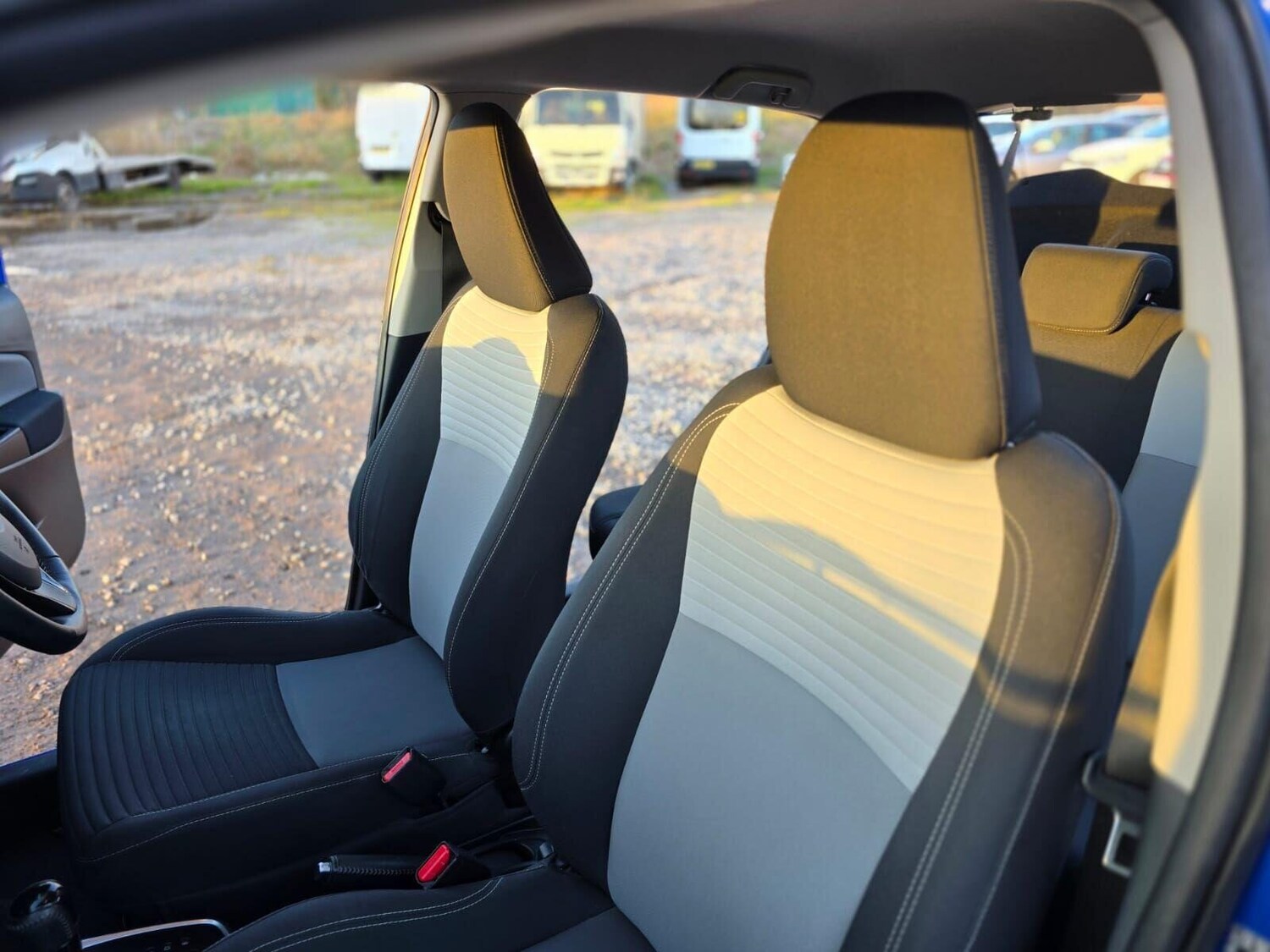 Used Toyota Yaris 2018 for sale - 76922772: Photo 44