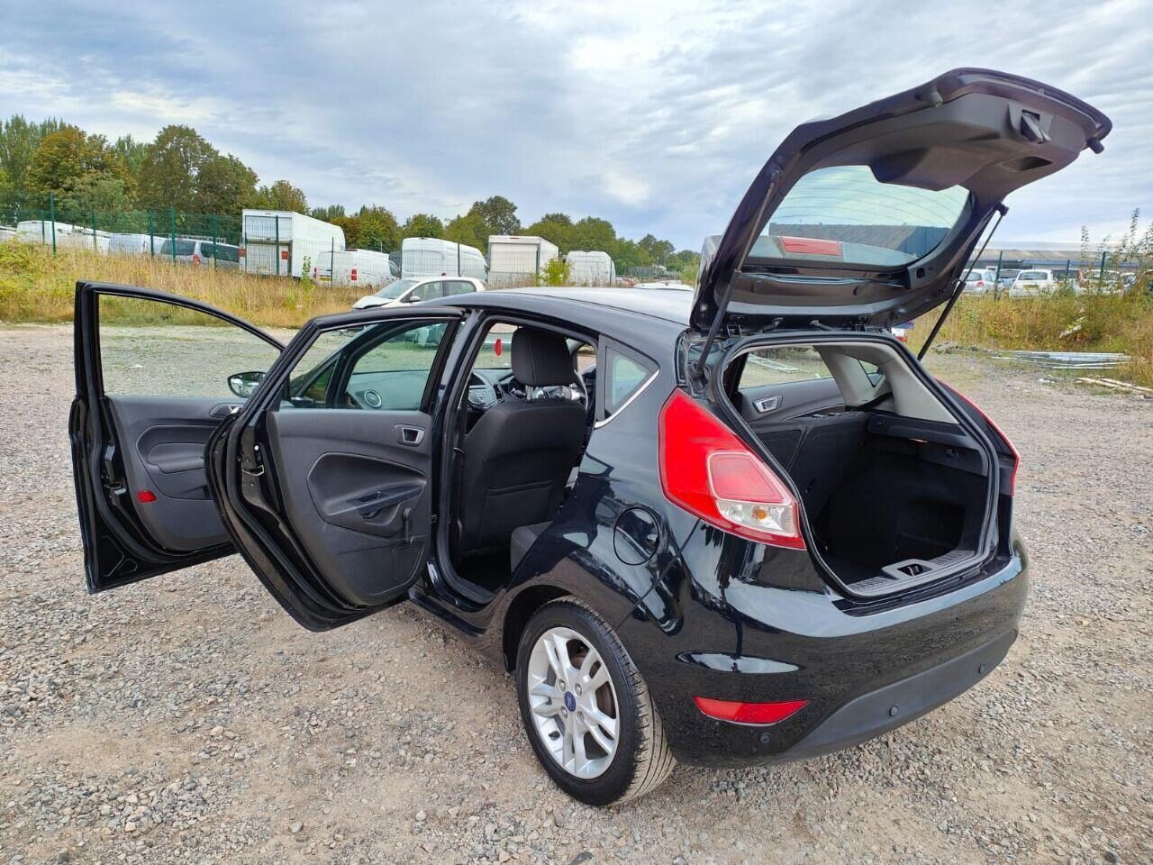 Used Ford Fiesta 2014 for sale - 76682451: Photo 12