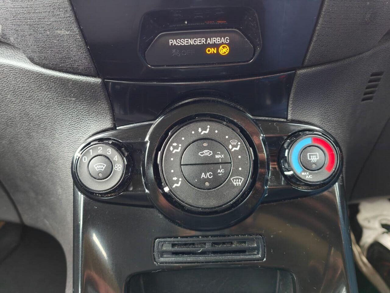 Used Ford Fiesta 2014 for sale - 76682451: Photo 45