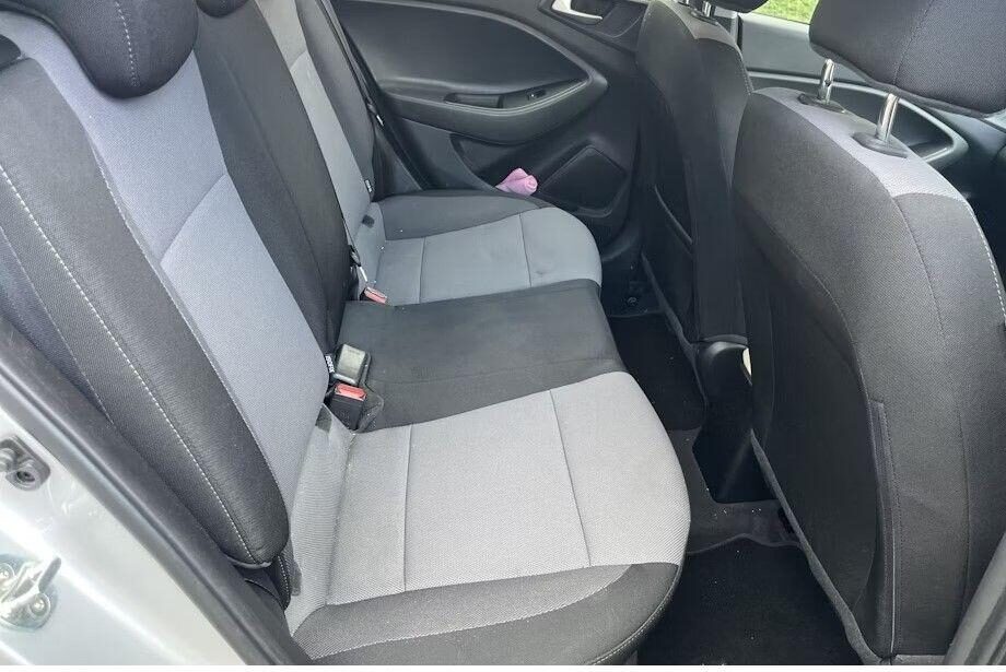 Used Hyundai i20 2019 for sale - 76394972: Photo 8