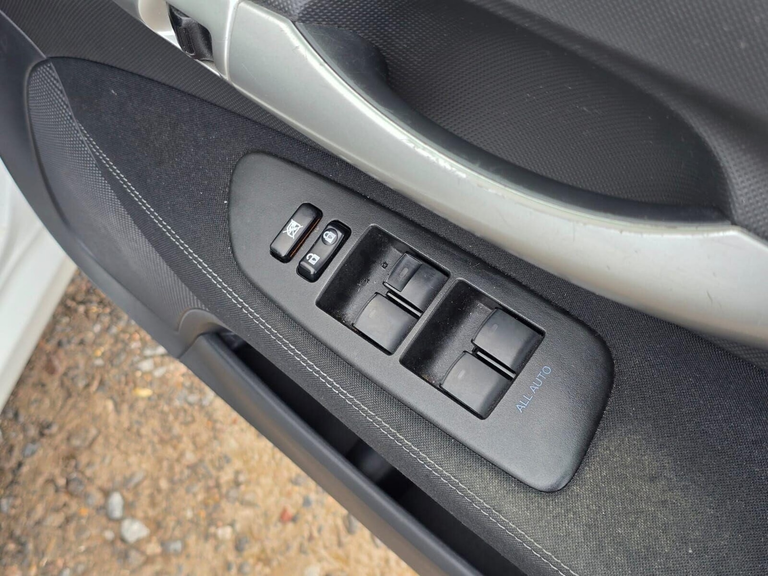 Used Toyota Auris 2012 for sale - 76598522: Photo 23