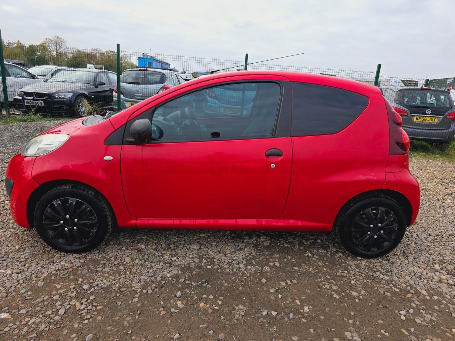 Used Peugeot 107 2013 for sale - 76082188: Photo 17
