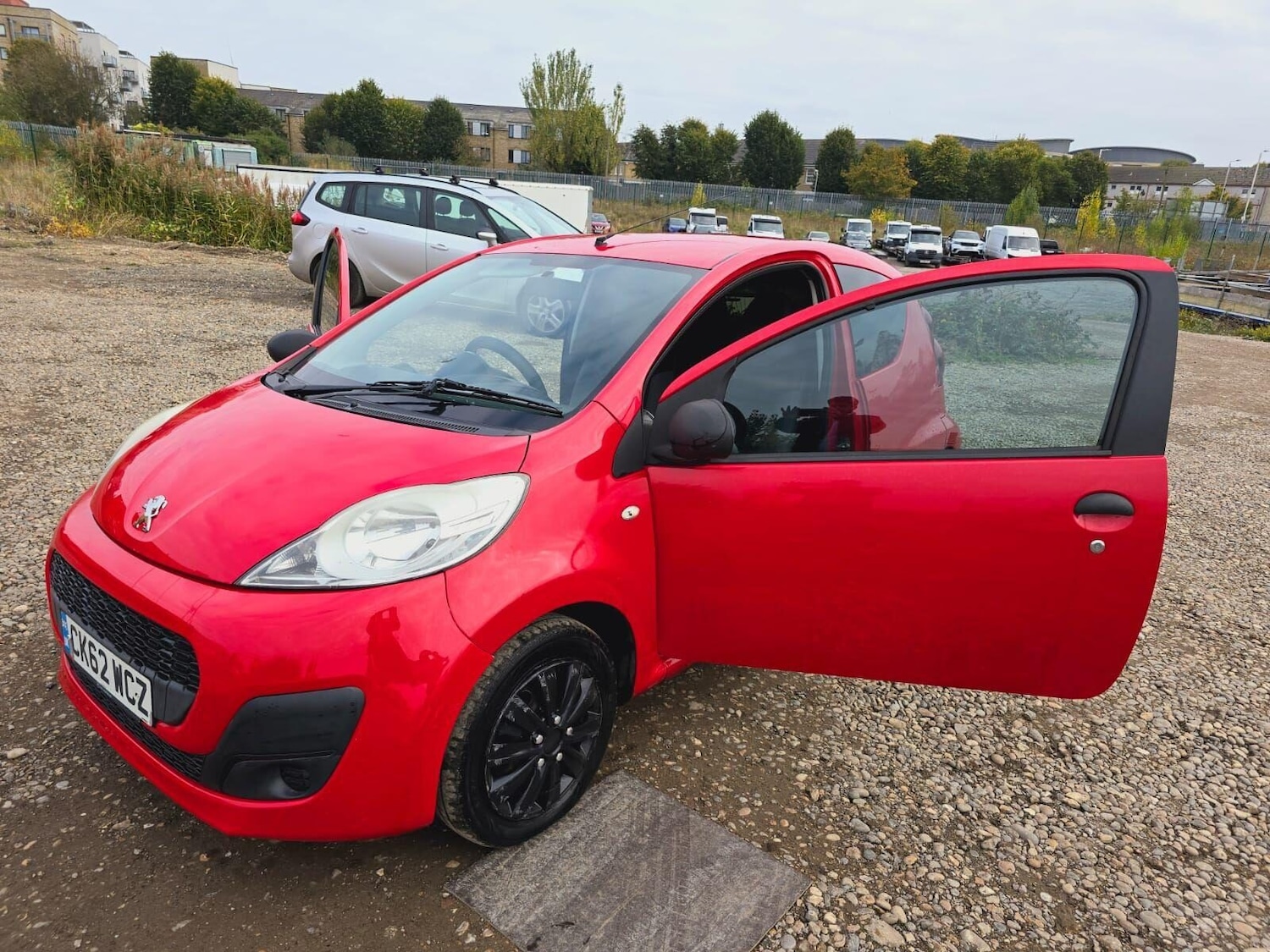 Used Peugeot 107 2013 for sale - 76082188: Photo 28