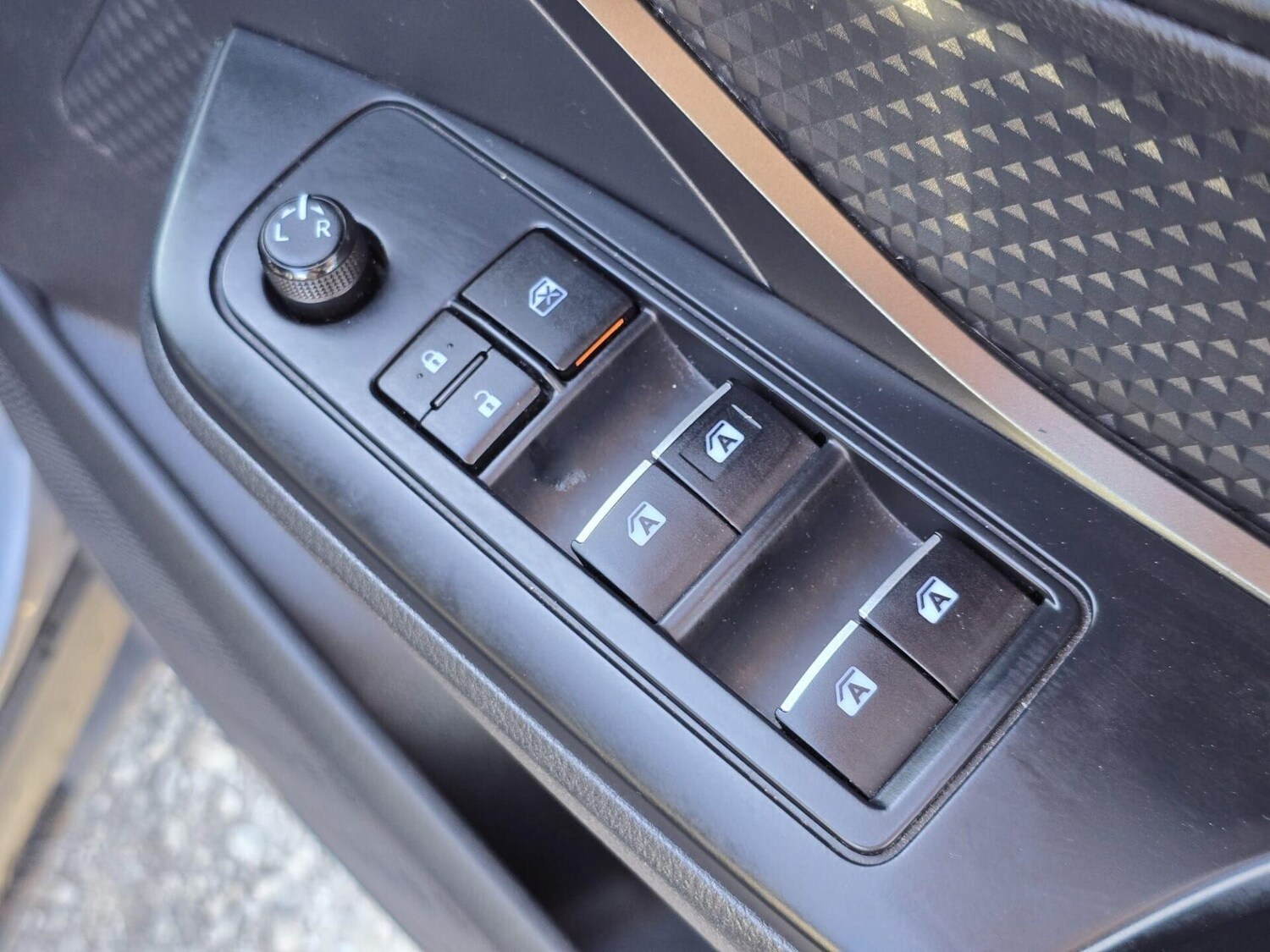 Used Toyota C-HR 2017 for sale - 77593197: Photo 23