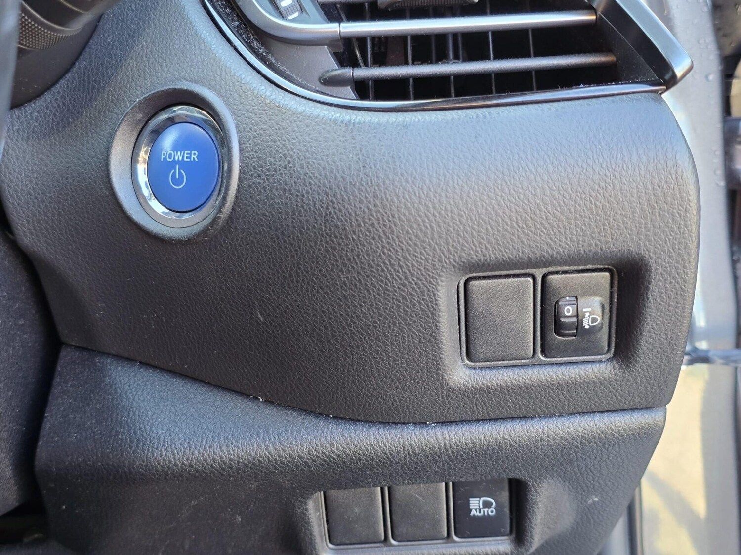 Used Toyota C-HR 2017 for sale - 77593197: Photo 24