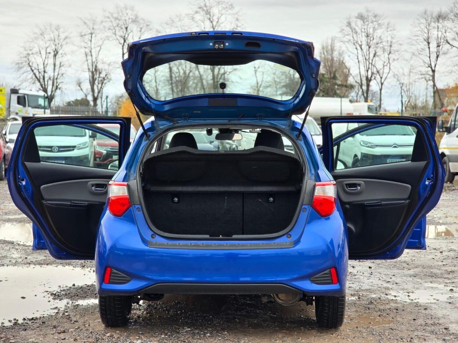 Used Toyota Yaris 2018 for sale - 76641714: Photo 36