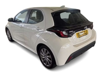 Used Toyota Yaris 2022 for sale - 79233050: Photo
