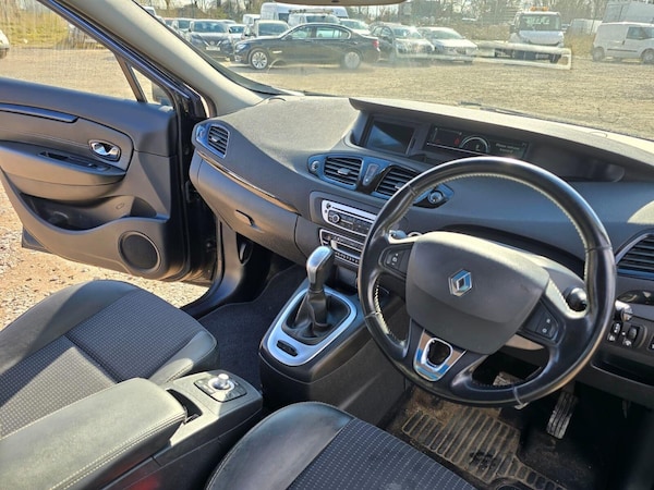 Used Renault Grand Scenic 2015 for sale - 75425661: Photo 17