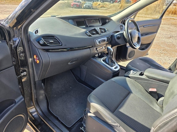 Used Renault Grand Scenic 2015 for sale - 75425661: Photo 19