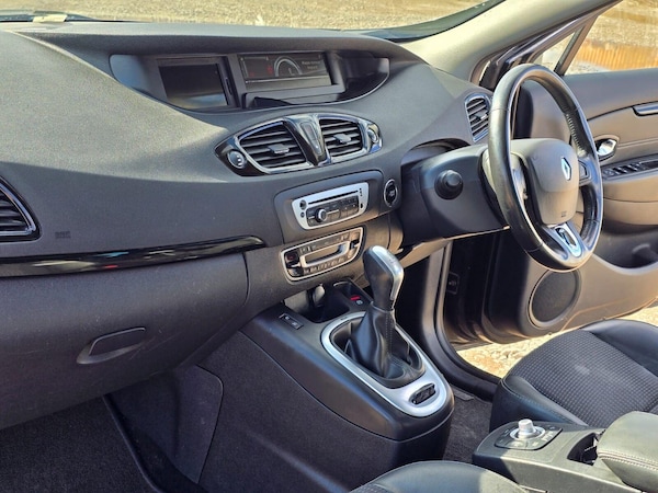 Used Renault Grand Scenic 2015 for sale - 75425661: Photo 20