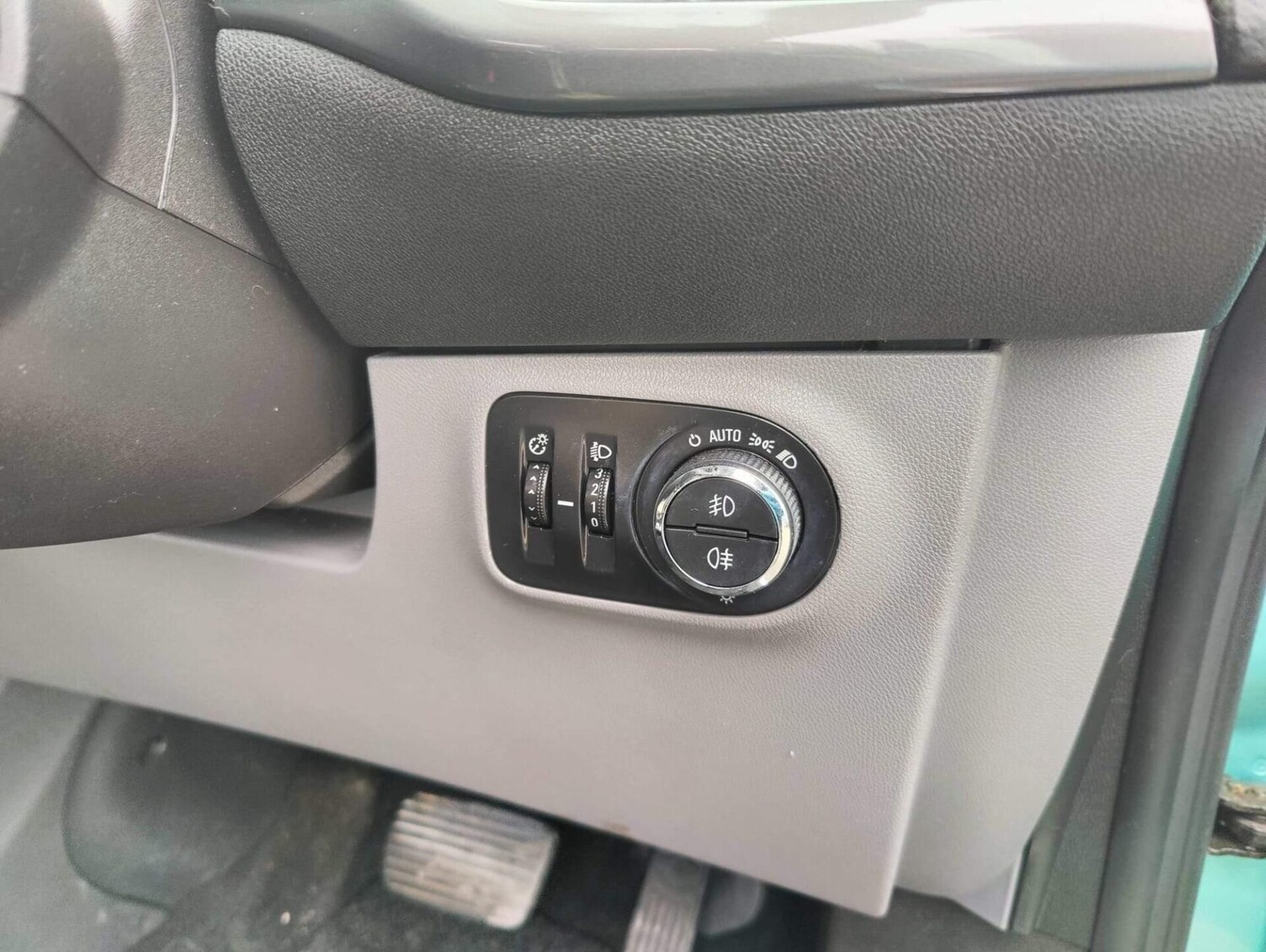 Vehicle 28