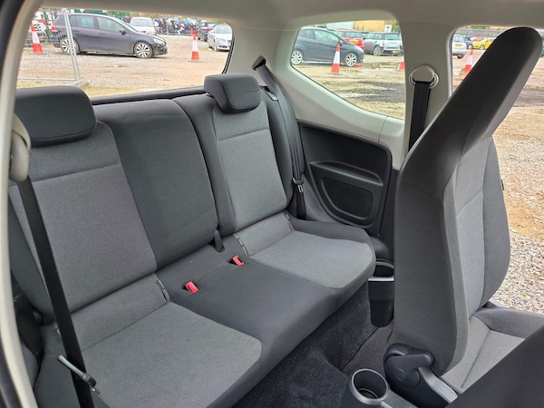 Used Volkswagen up! 2014 for sale - 75426327: Photo 40