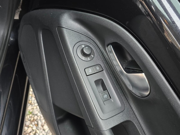 Used Volkswagen up! 2014 for sale - 75426327: Photo 41