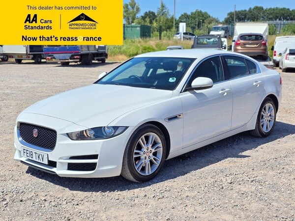 Used Jaguar XE 2018 for sale - 75068623: Photo 3