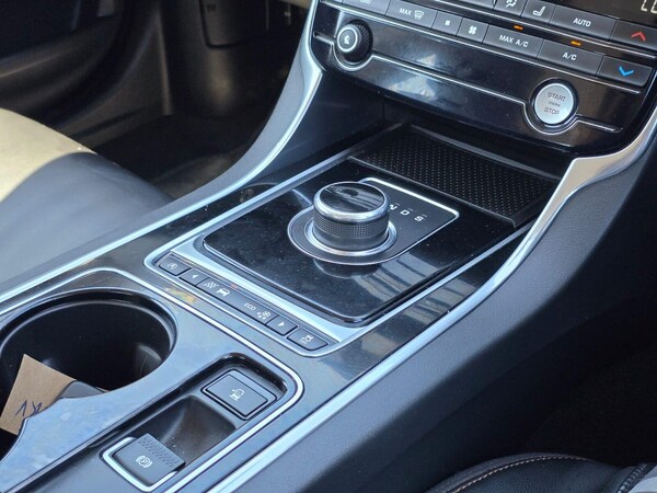 Used Jaguar XE 2018 for sale - 75068623: Photo 56