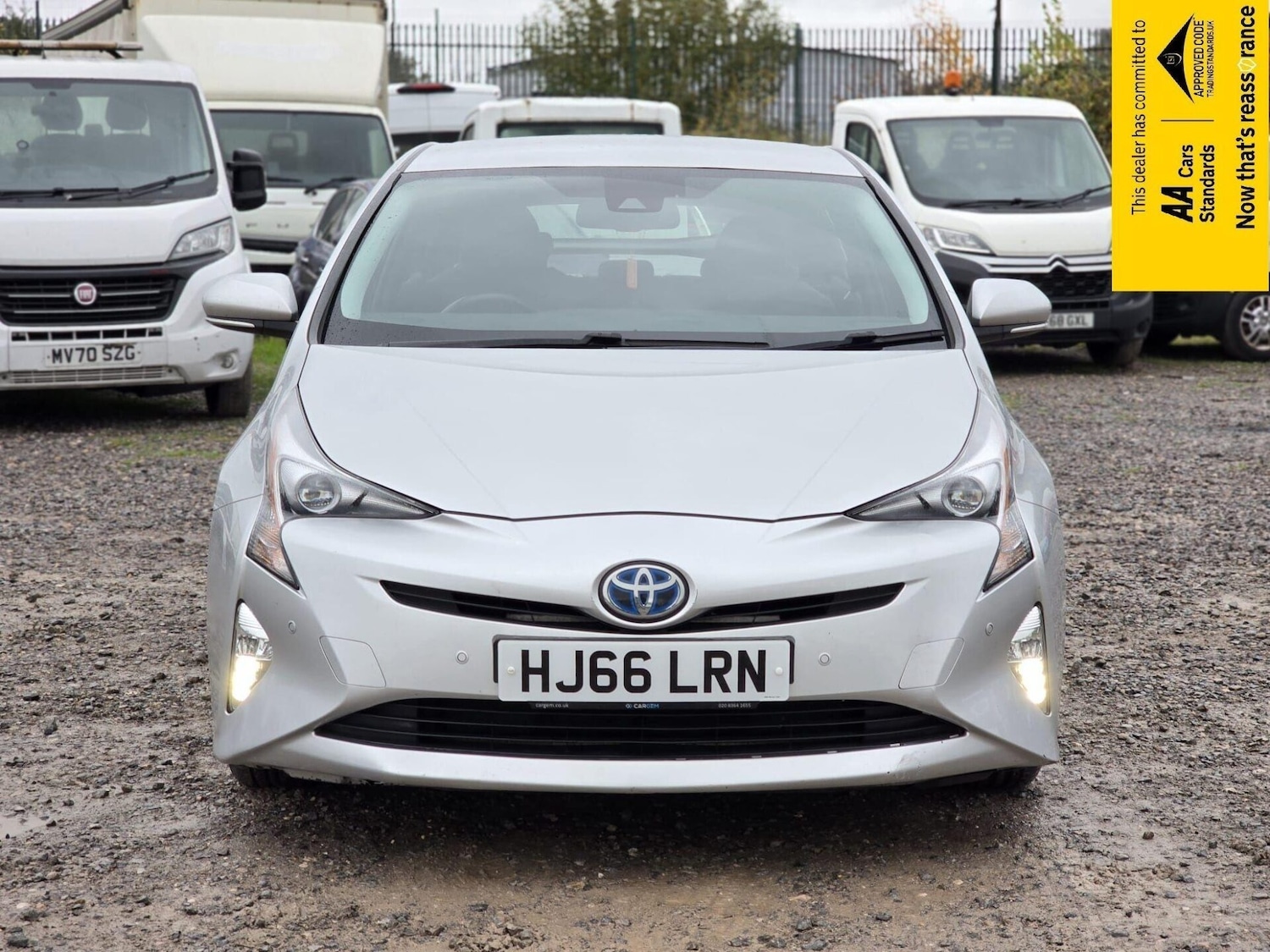 Used Toyota Prius 2016 for sale - 76553802: Photo 2