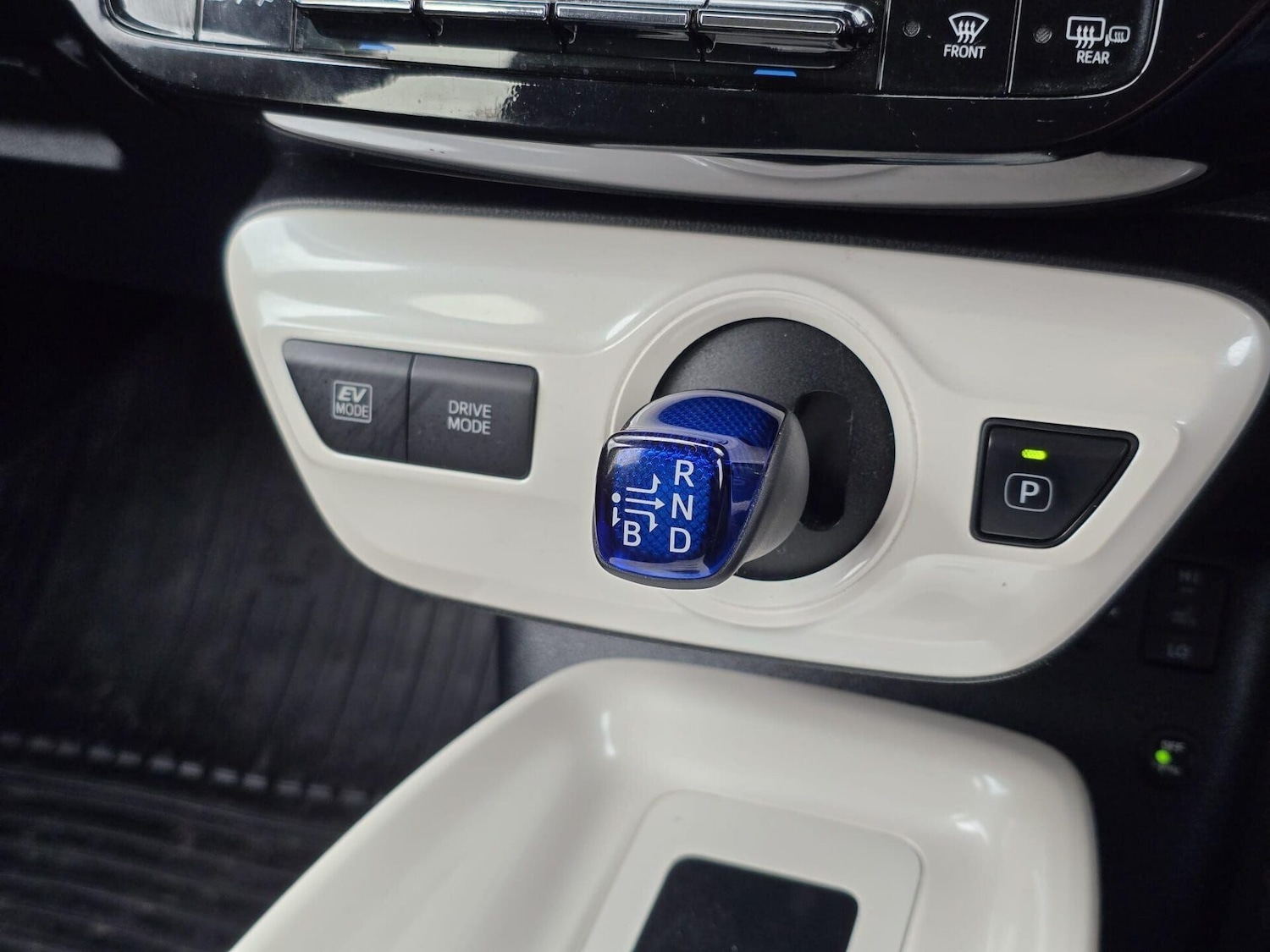 Used Toyota Prius 2016 for sale - 76553802: Photo 28