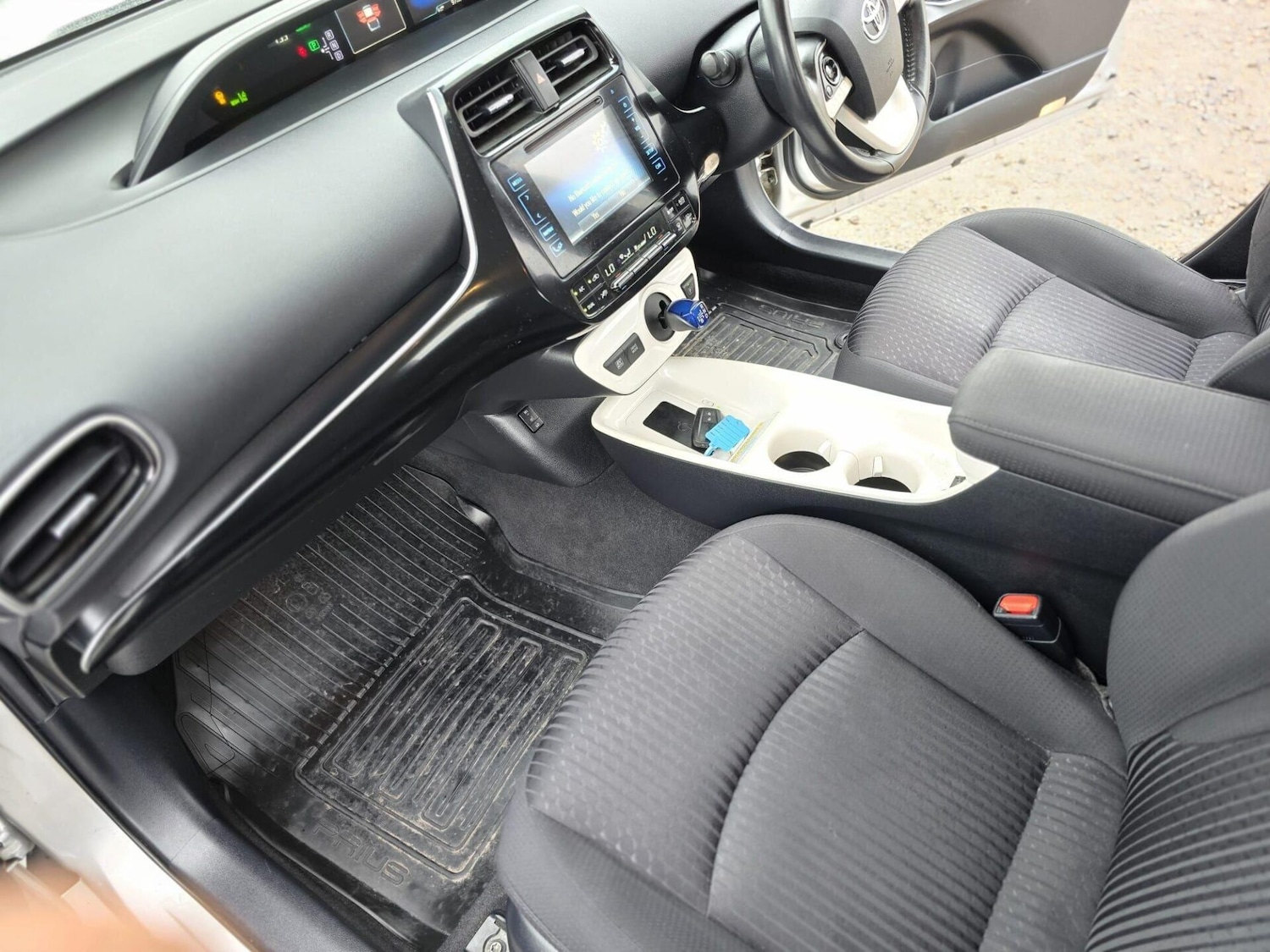 Used Toyota Prius 2016 for sale - 76553802: Photo 40