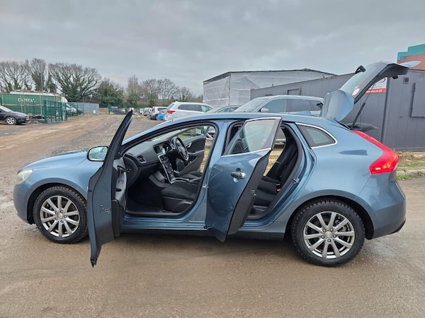Used Volvo V40 2014 for sale - 75426402: Photo 15