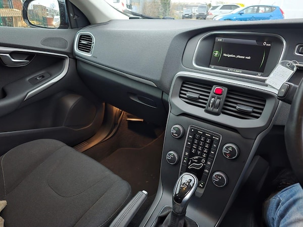 Used Volvo V40 2014 for sale - 75426402: Photo 26