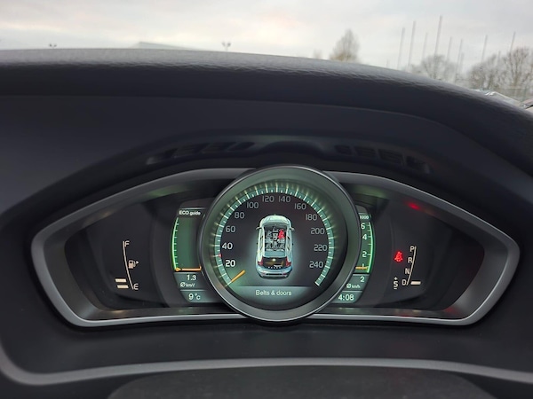 Used Volvo V40 2014 for sale - 75426402: Photo 40