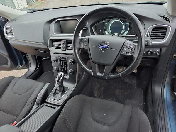 Used Volvo V40 2014 for sale - 75426402: Photo 45