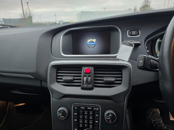 Used Volvo V40 2014 for sale - 75426402: Photo 69