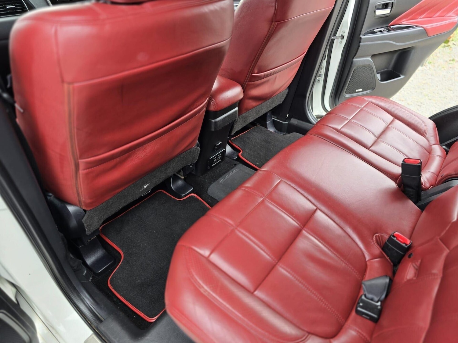 Used Mitsubishi Outlander 2016 for sale - 77533832: Photo 24