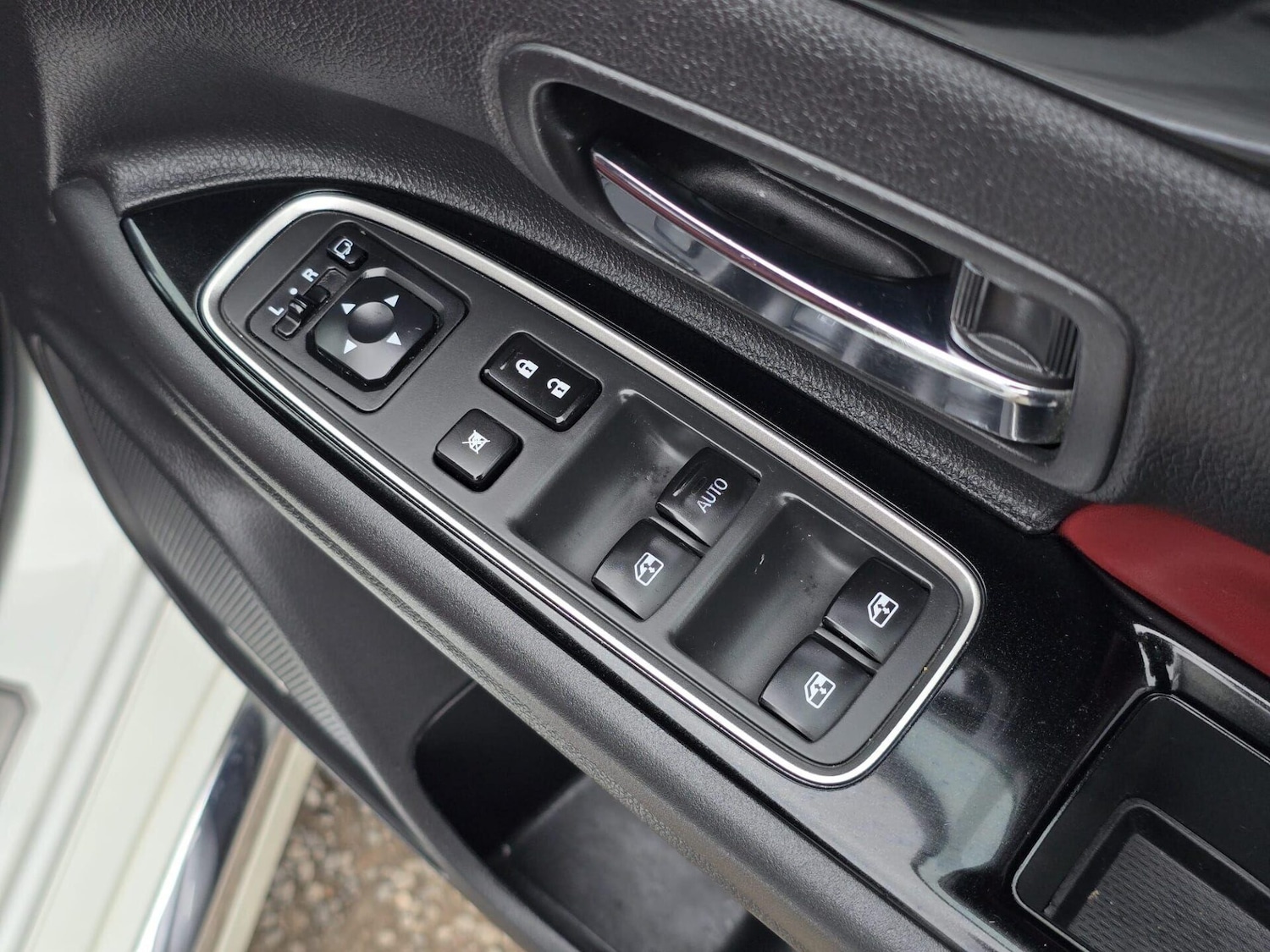 Used Mitsubishi Outlander 2016 for sale - 77533832: Photo 29