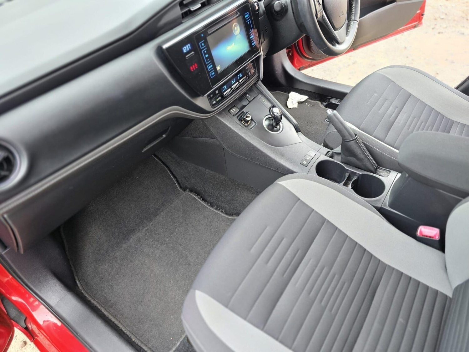 Used Toyota Auris 2015 for sale - 76555318: Photo 39