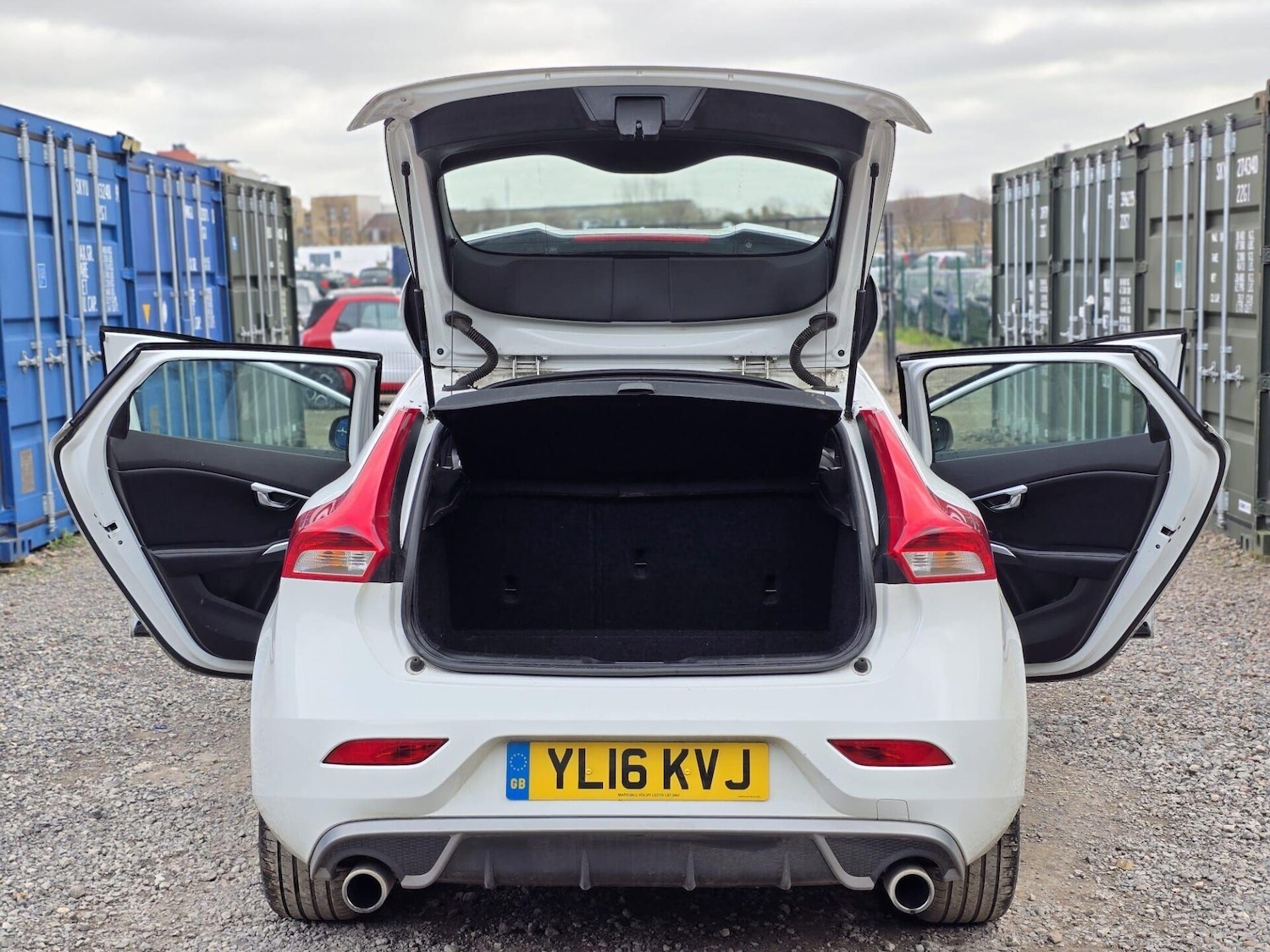 Used Volvo V40 2016 for sale - 77557376: Photo 32