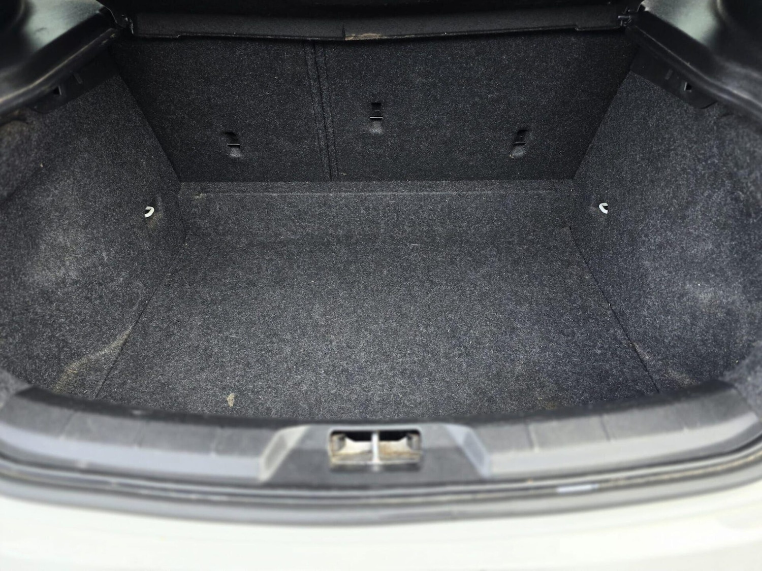 Used Volvo V40 2016 for sale - 77557376: Photo 33